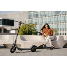 Segway Hulajnoga elektryczna Segway Kickscooter F2 E